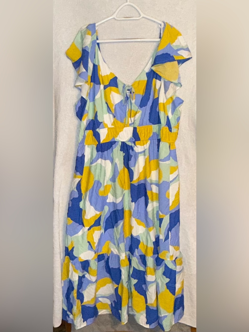 Nine West size 2X blue yellow abstract maxi dress